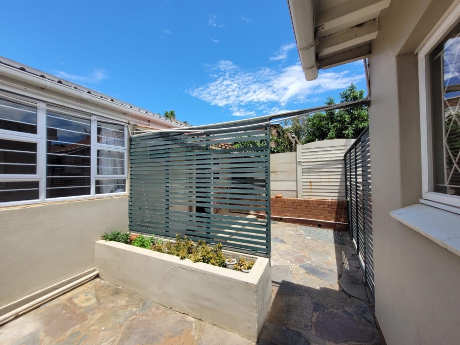 To Let 1 Bedroom Property for Rent in Glenwood KwaZulu-Natal