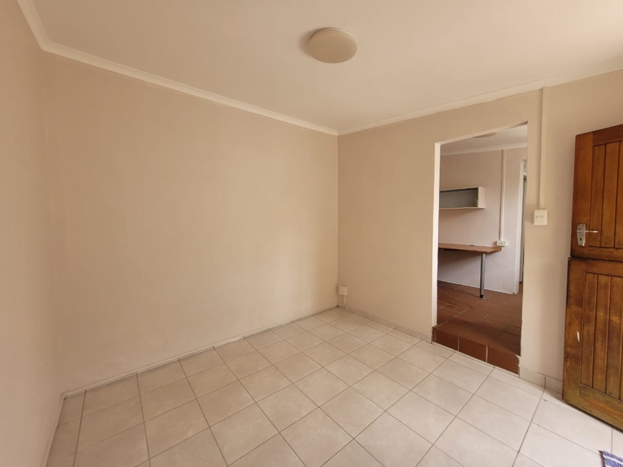 To Let 1 Bedroom Property for Rent in Glenwood KwaZulu-Natal