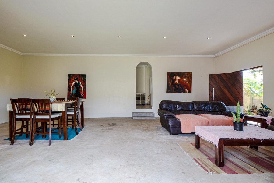 5 Bedroom Property for Sale in Amanzimtoti KwaZulu-Natal