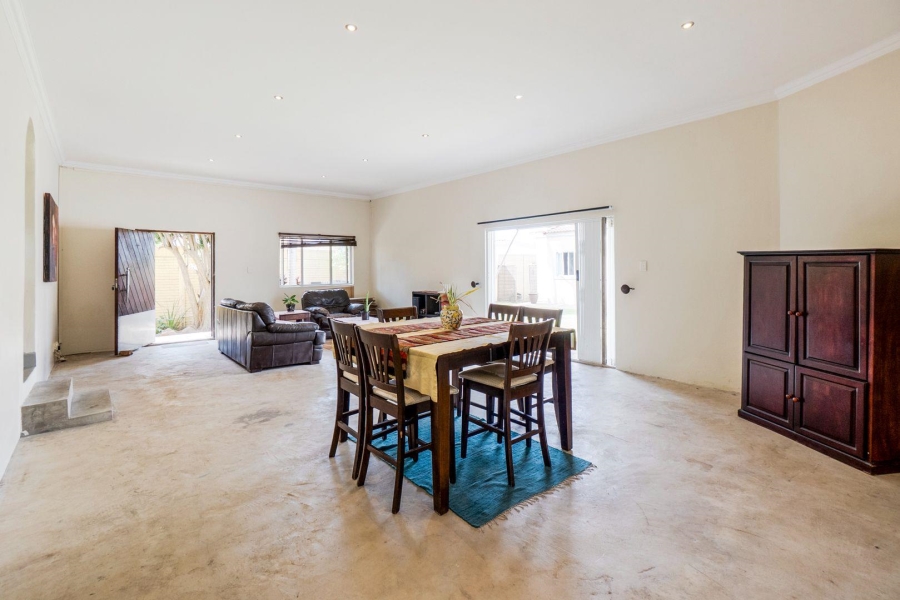 5 Bedroom Property for Sale in Amanzimtoti KwaZulu-Natal