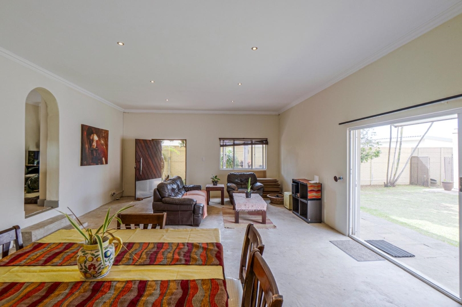 5 Bedroom Property for Sale in Amanzimtoti KwaZulu-Natal