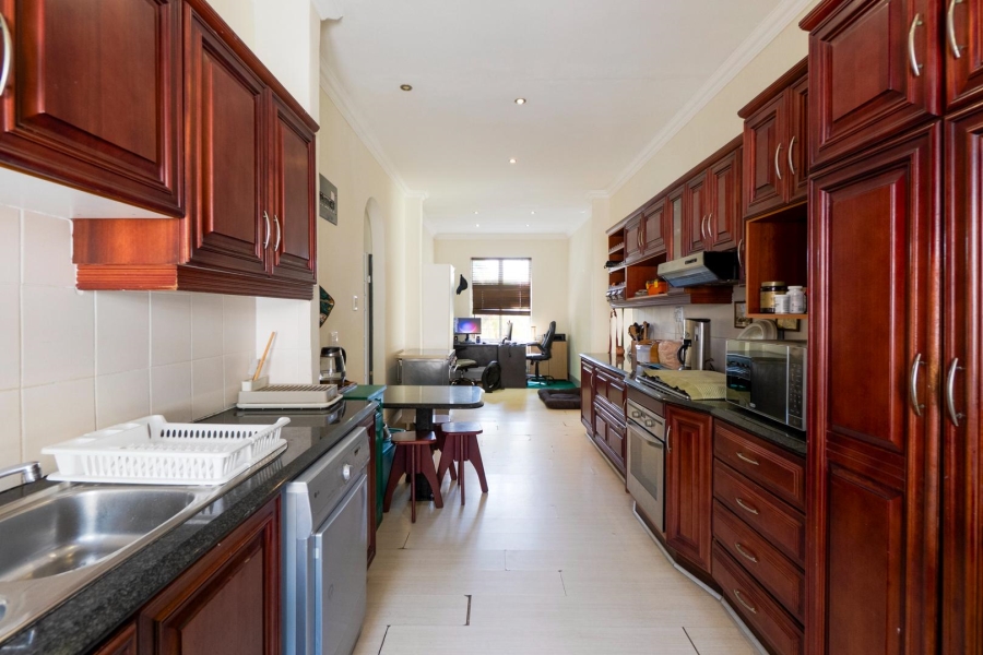 5 Bedroom Property for Sale in Amanzimtoti KwaZulu-Natal