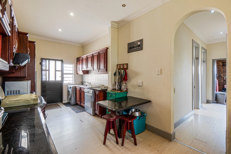 5 Bedroom Property for Sale in Amanzimtoti KwaZulu-Natal