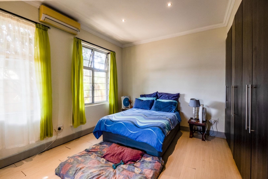 5 Bedroom Property for Sale in Amanzimtoti KwaZulu-Natal