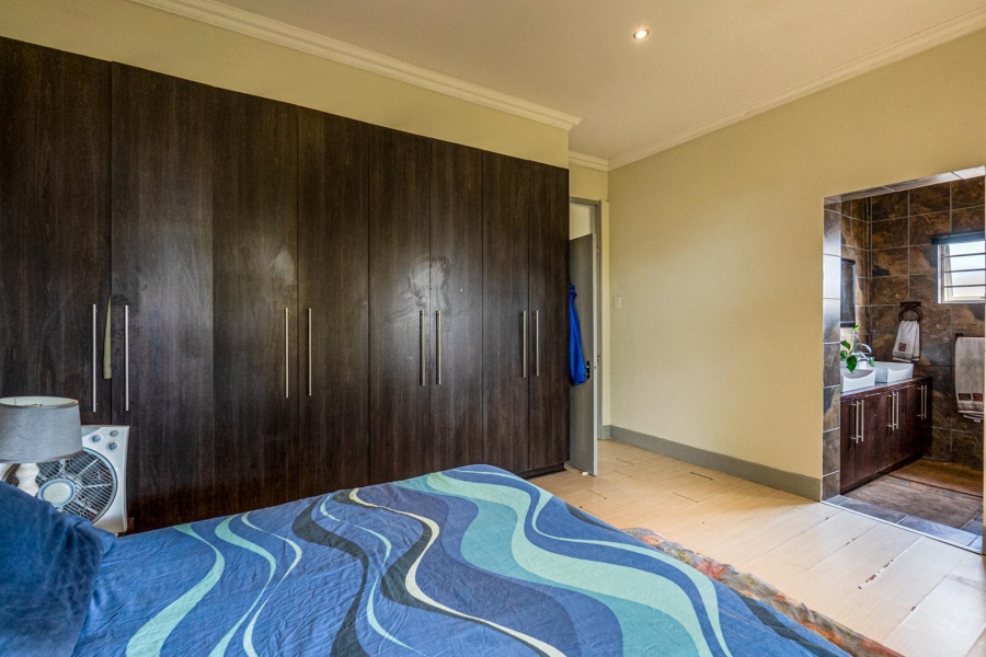 5 Bedroom Property for Sale in Amanzimtoti KwaZulu-Natal