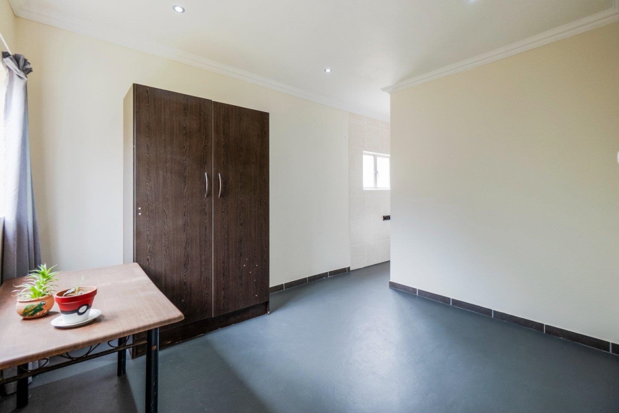 5 Bedroom Property for Sale in Amanzimtoti KwaZulu-Natal