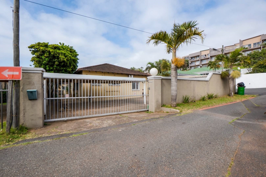 5 Bedroom Property for Sale in Amanzimtoti KwaZulu-Natal