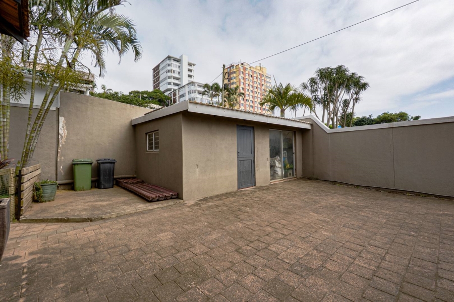 5 Bedroom Property for Sale in Amanzimtoti KwaZulu-Natal