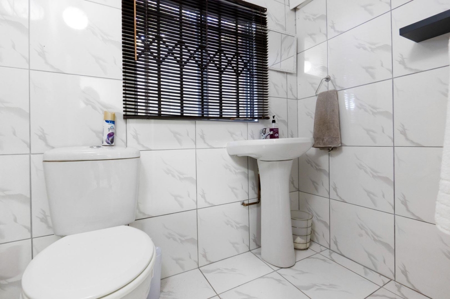 3 Bedroom Property for Sale in Amanzimtoti KwaZulu-Natal