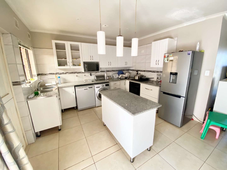 To Let 3 Bedroom Property for Rent in Glen Anil KwaZulu-Natal