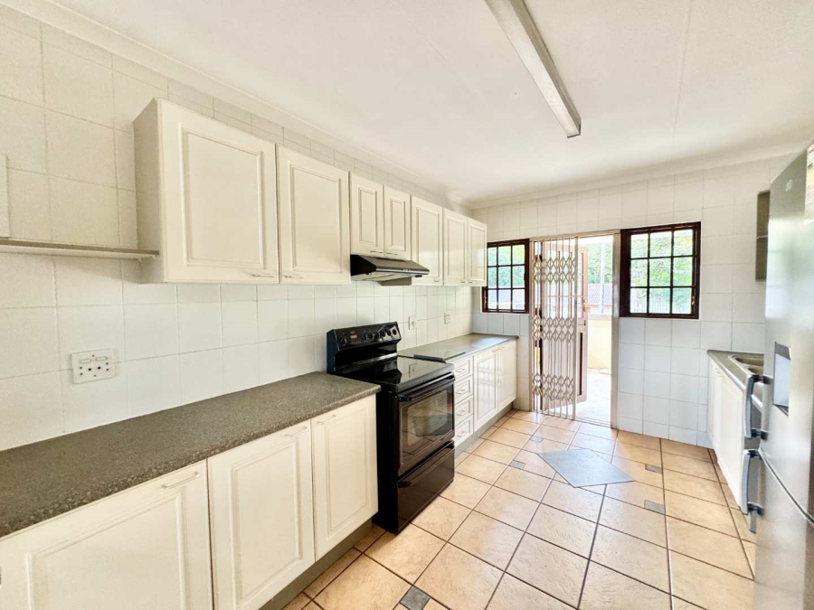 To Let 3 Bedroom Property for Rent in Athlone KwaZulu-Natal