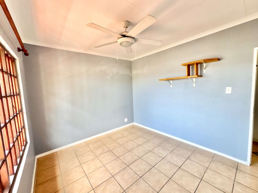 To Let 3 Bedroom Property for Rent in Athlone KwaZulu-Natal