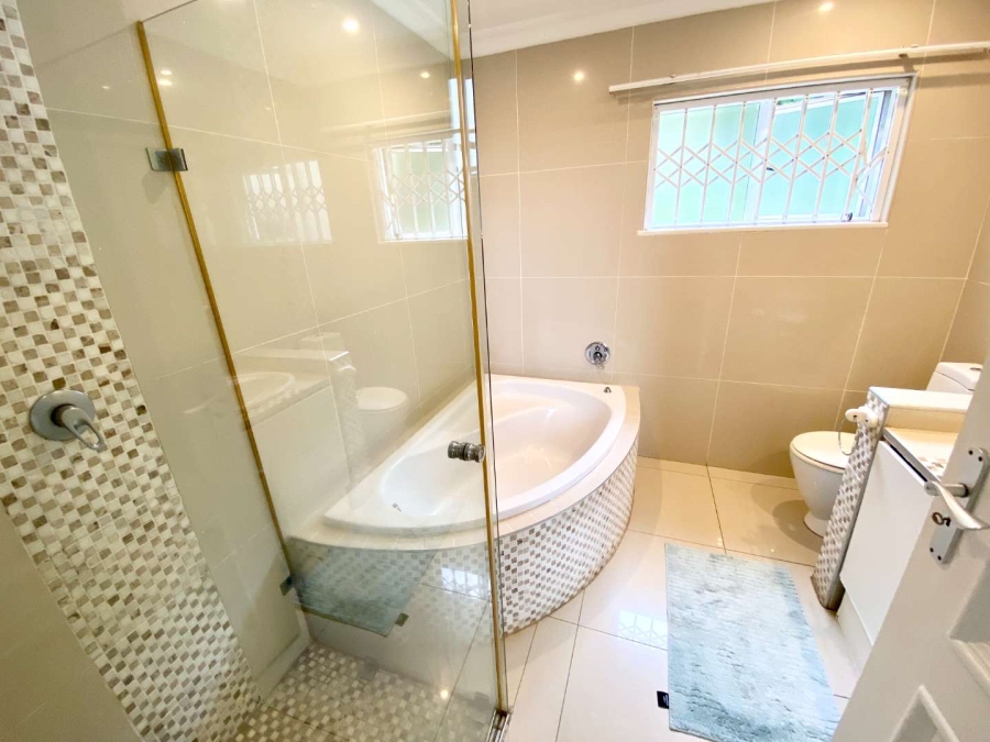 6 Bedroom Property for Sale in La Lucia KwaZulu-Natal