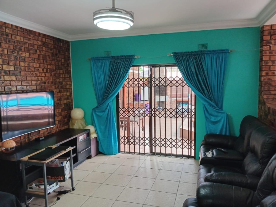 3 Bedroom Property for Sale in Meer En See KwaZulu-Natal