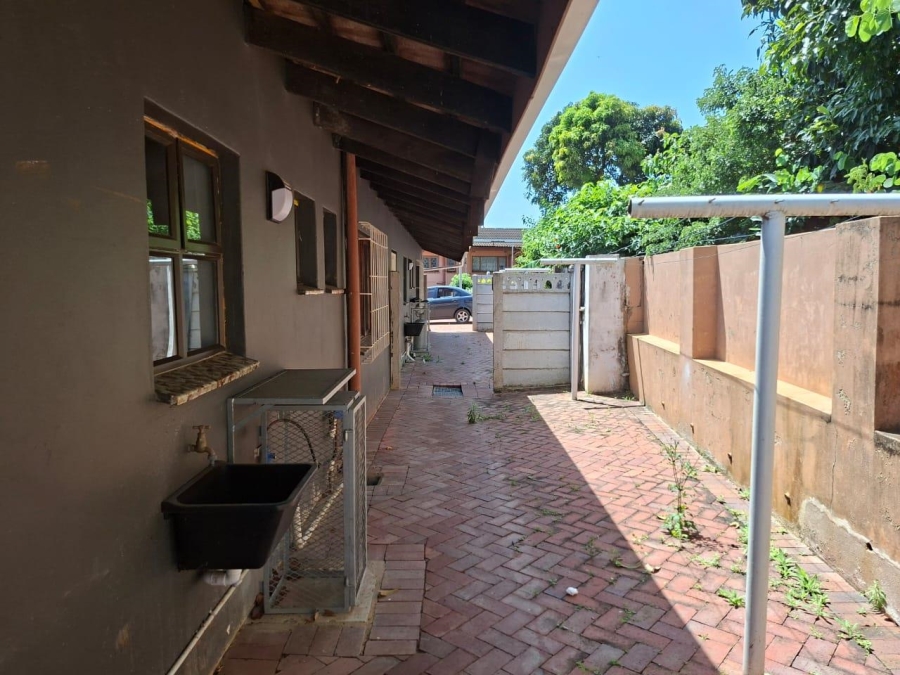 To Let 2 Bedroom Property for Rent in Kenville KwaZulu-Natal