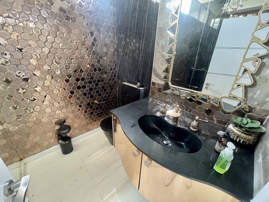 4 Bedroom Property for Sale in Hawaan Forest Estate KwaZulu-Natal