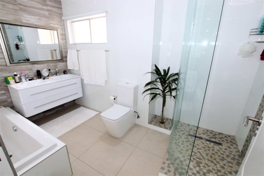 To Let 3 Bedroom Property for Rent in Umhlanga KwaZulu-Natal
