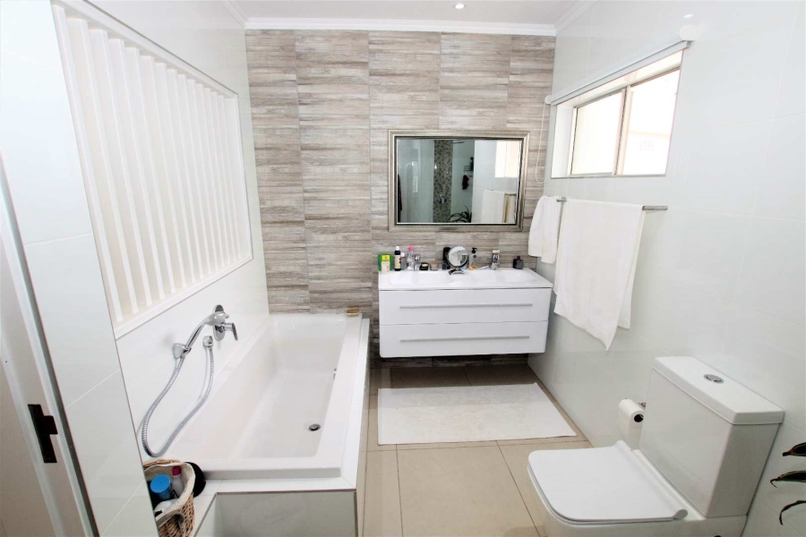 To Let 3 Bedroom Property for Rent in Umhlanga KwaZulu-Natal