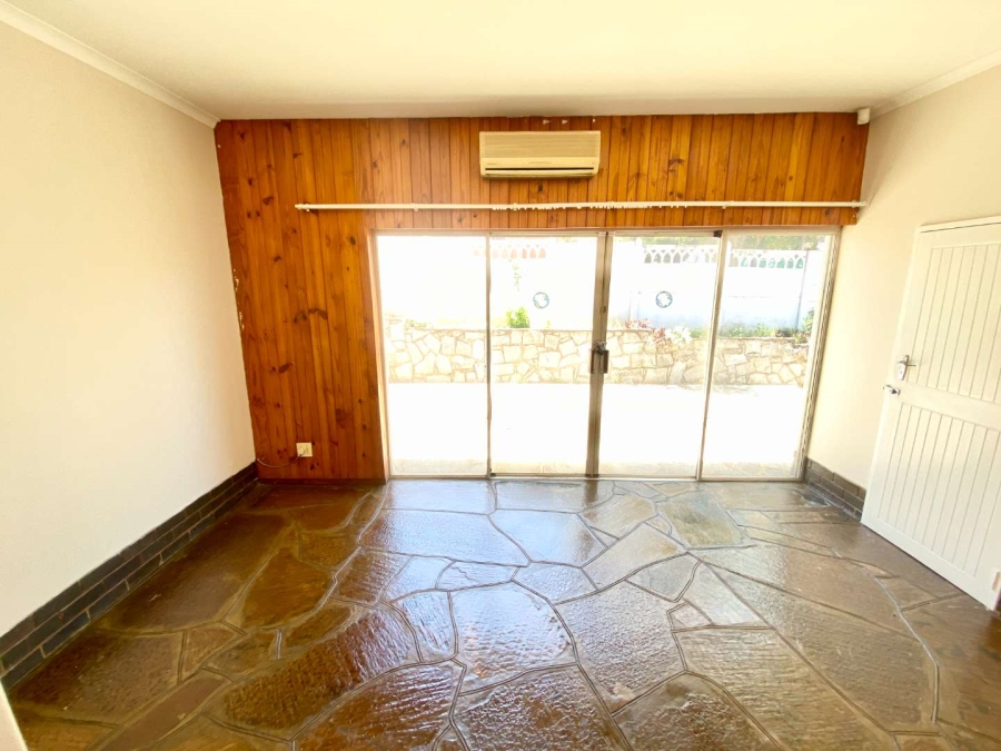 To Let 4 Bedroom Property for Rent in Herrwood Park KwaZulu-Natal