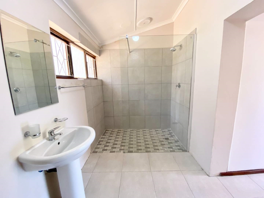 To Let 4 Bedroom Property for Rent in Herrwood Park KwaZulu-Natal