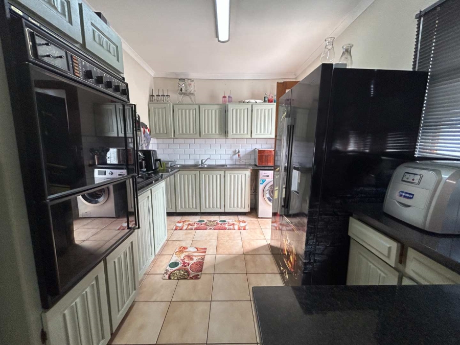 To Let 3 Bedroom Property for Rent in Northdene KwaZulu-Natal