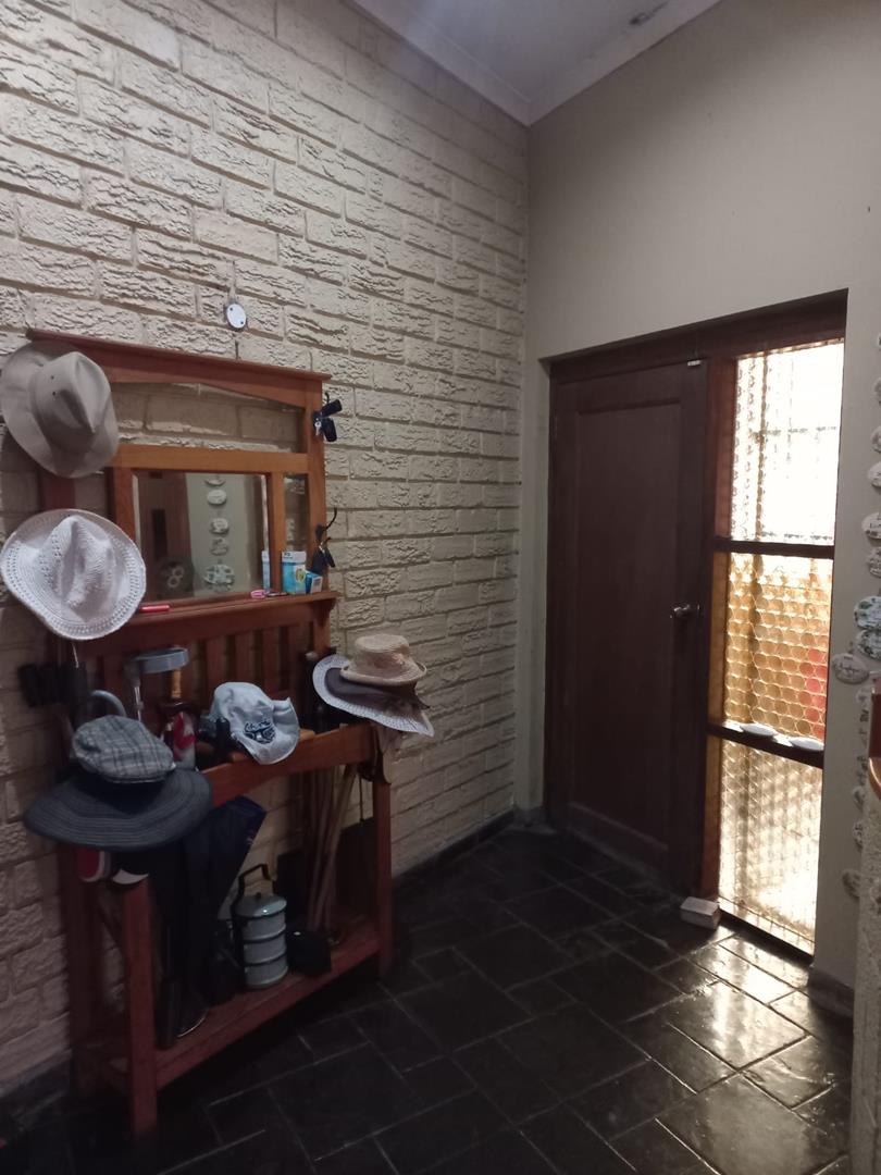 5 Bedroom Property for Sale in Meer En See KwaZulu-Natal