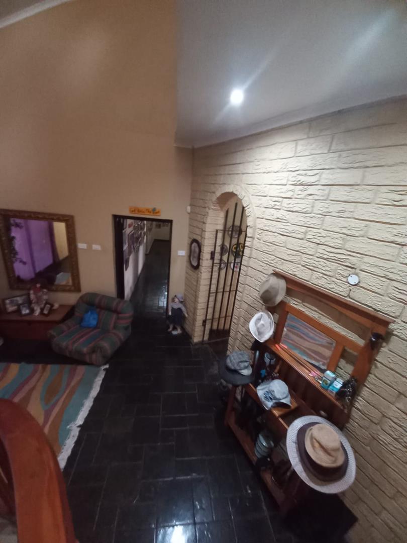 5 Bedroom Property for Sale in Meer En See KwaZulu-Natal