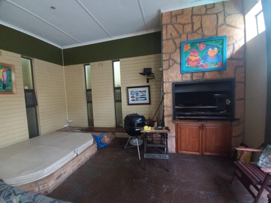 5 Bedroom Property for Sale in Meer En See KwaZulu-Natal