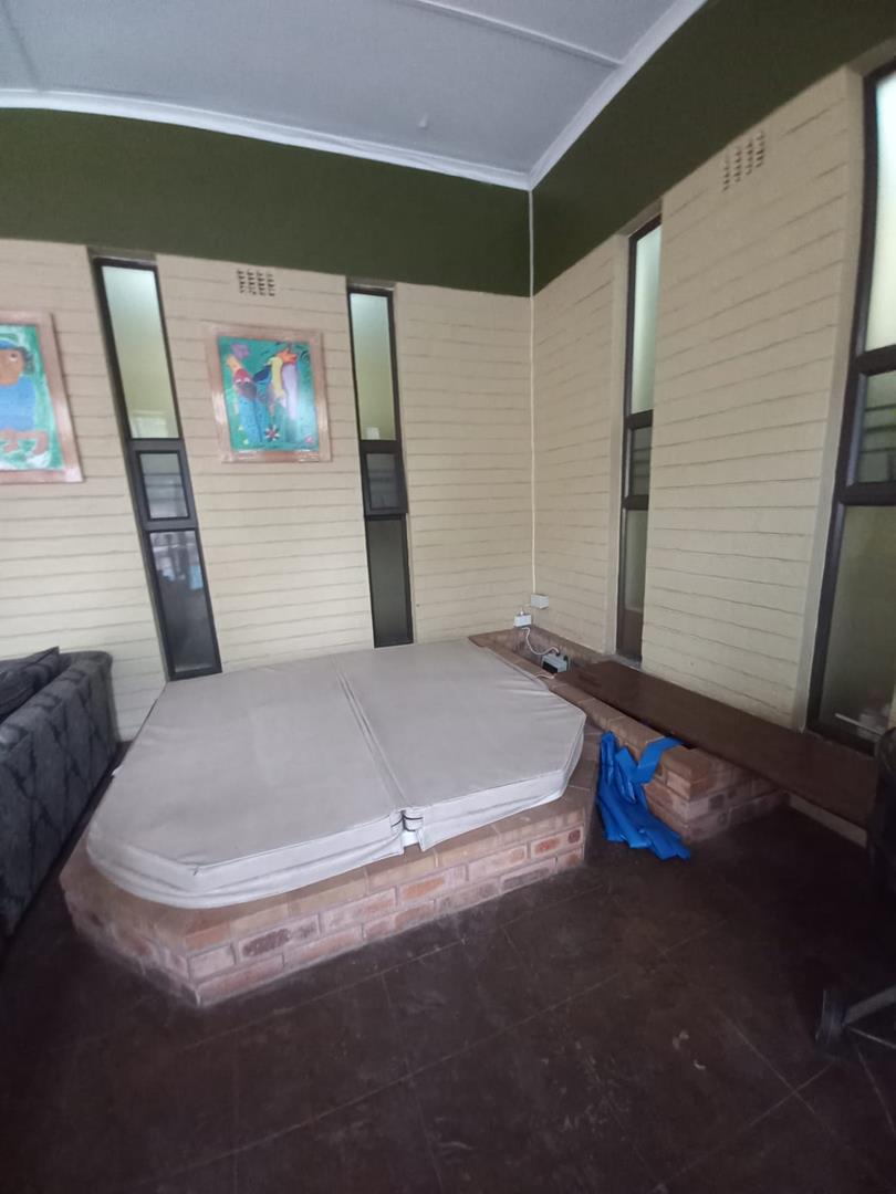 5 Bedroom Property for Sale in Meer En See KwaZulu-Natal