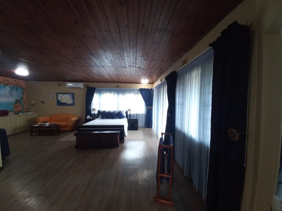 5 Bedroom Property for Sale in Meer En See KwaZulu-Natal
