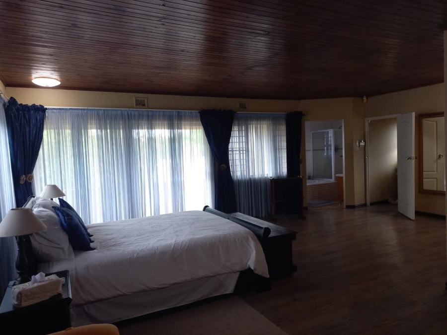 5 Bedroom Property for Sale in Meer En See KwaZulu-Natal