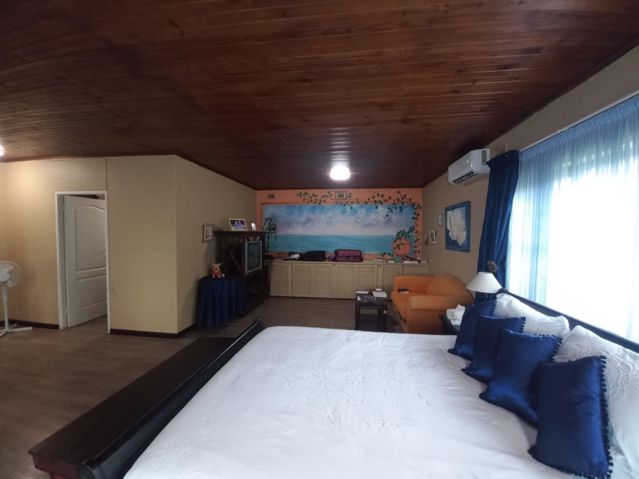 5 Bedroom Property for Sale in Meer En See KwaZulu-Natal