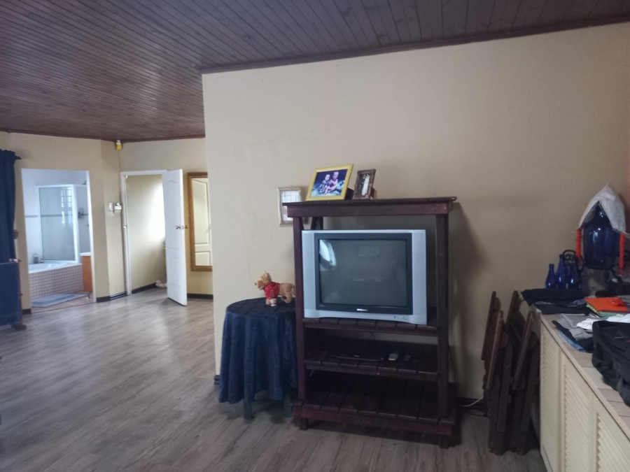 5 Bedroom Property for Sale in Meer En See KwaZulu-Natal