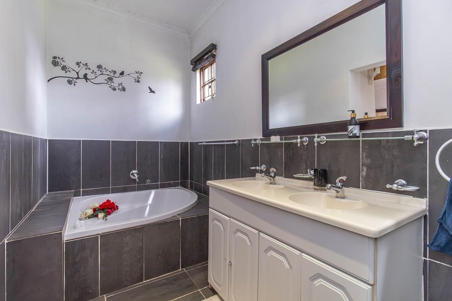 4 Bedroom Property for Sale in Albany KwaZulu-Natal