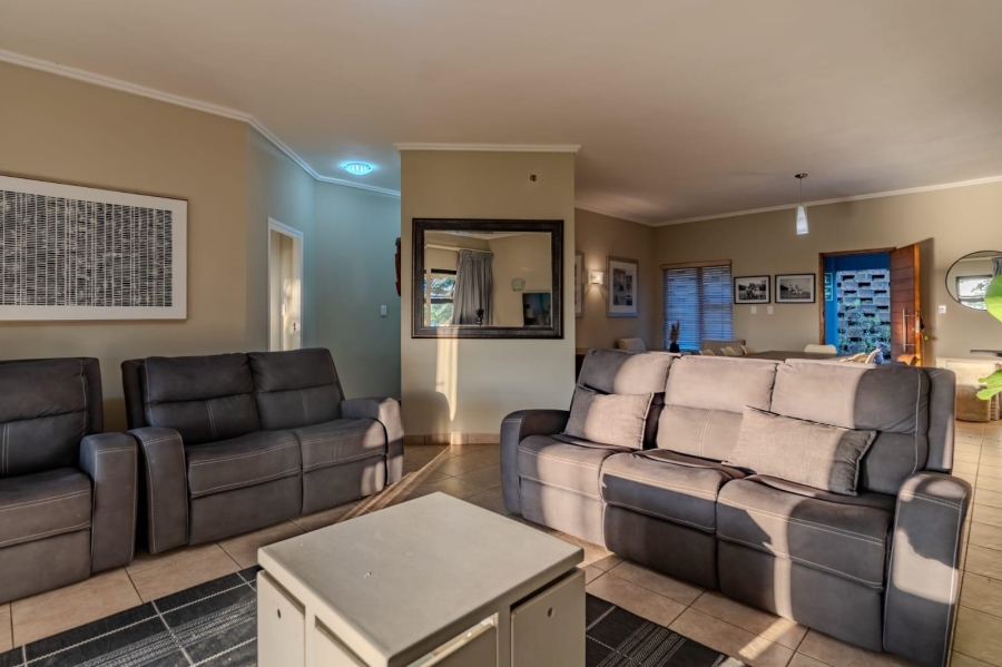 To Let 3 Bedroom Property for Rent in Palm Lakes Estate KwaZulu-Natal