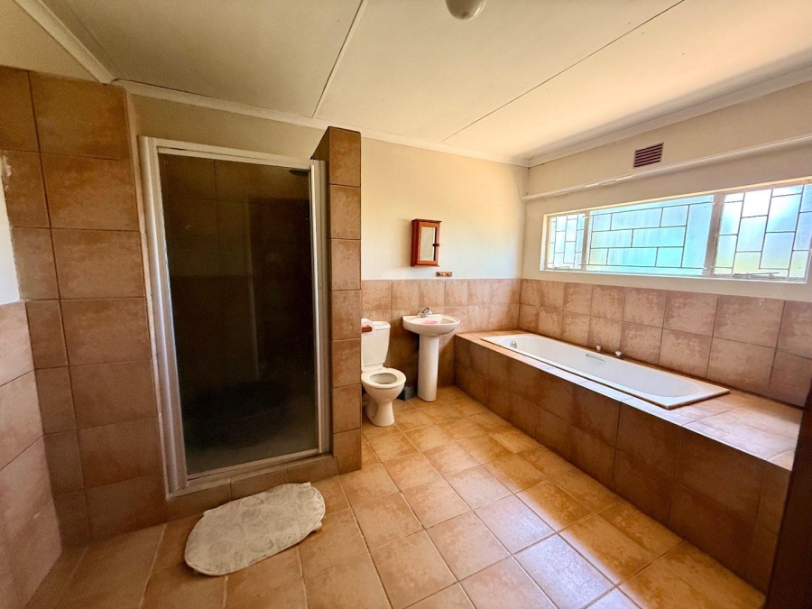 5 Bedroom Property for Sale in Vryheid KwaZulu-Natal