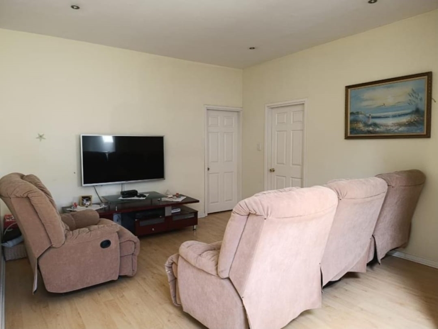 4 Bedroom Property for Sale in Scottburgh Central KwaZulu-Natal