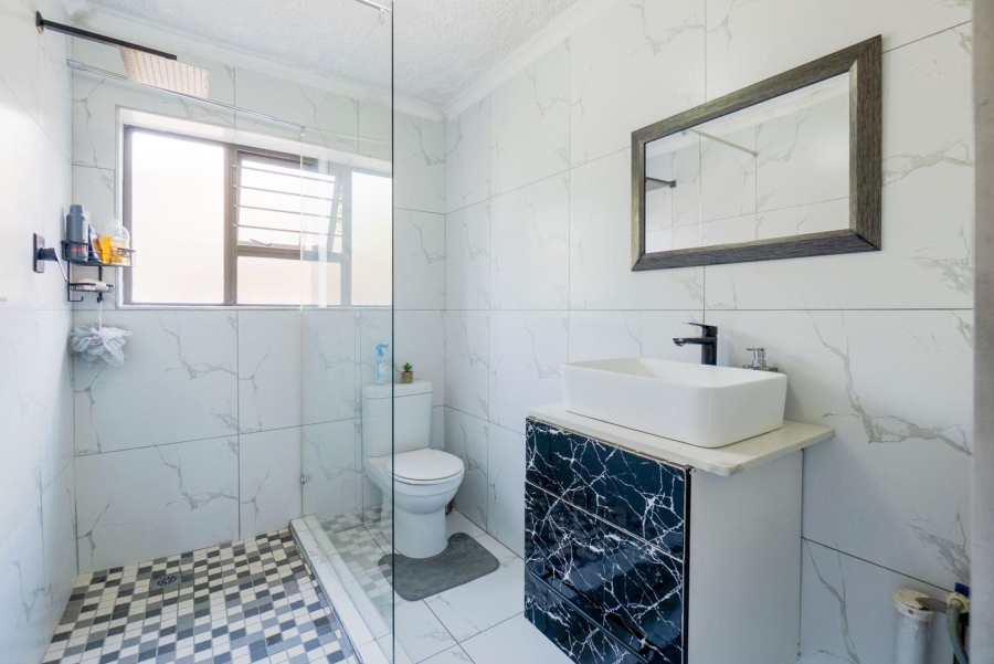 2 Bedroom Property for Sale in Amanzimtoti KwaZulu-Natal