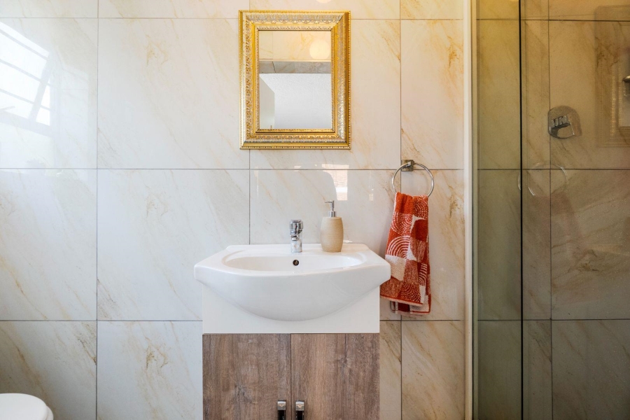 2 Bedroom Property for Sale in Amanzimtoti KwaZulu-Natal