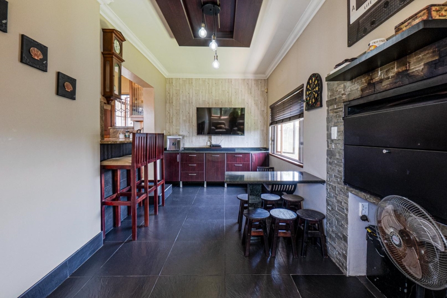 4 Bedroom Property for Sale in Amanzimtoti KwaZulu-Natal