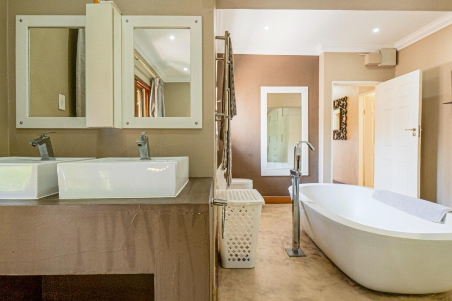 4 Bedroom Property for Sale in Amanzimtoti KwaZulu-Natal