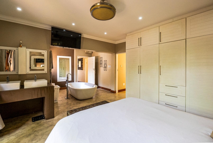 4 Bedroom Property for Sale in Amanzimtoti KwaZulu-Natal