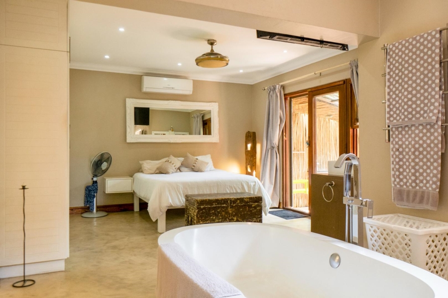 4 Bedroom Property for Sale in Amanzimtoti KwaZulu-Natal