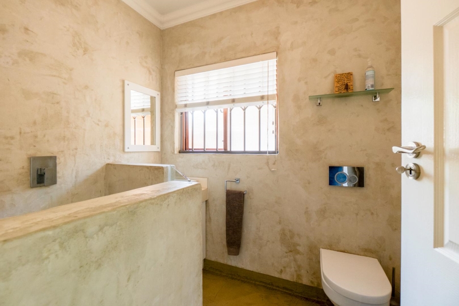 4 Bedroom Property for Sale in Amanzimtoti KwaZulu-Natal