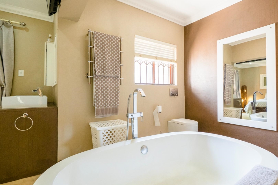 4 Bedroom Property for Sale in Amanzimtoti KwaZulu-Natal