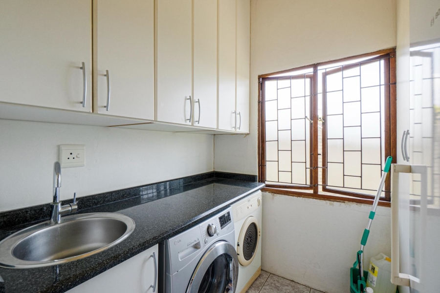 4 Bedroom Property for Sale in Amanzimtoti KwaZulu-Natal