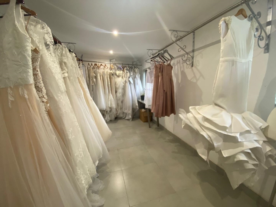 To Let commercial Property for Rent in Kloof KwaZulu-Natal