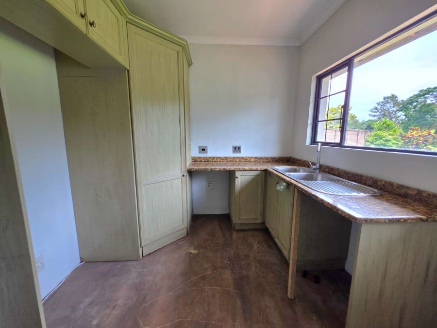 To Let 9 Bedroom Property for Rent in Assagay KwaZulu-Natal