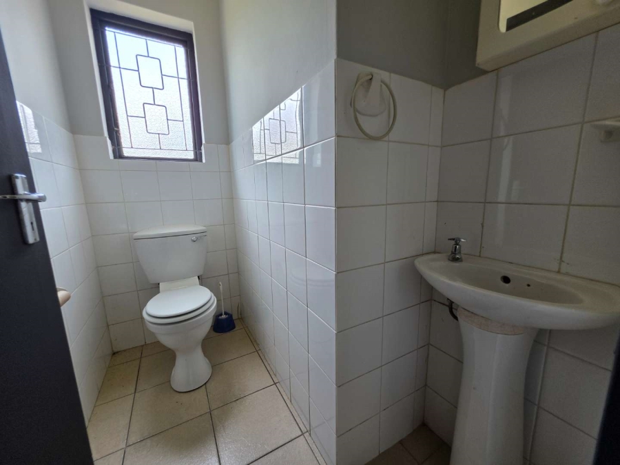 To Let 9 Bedroom Property for Rent in Assagay KwaZulu-Natal