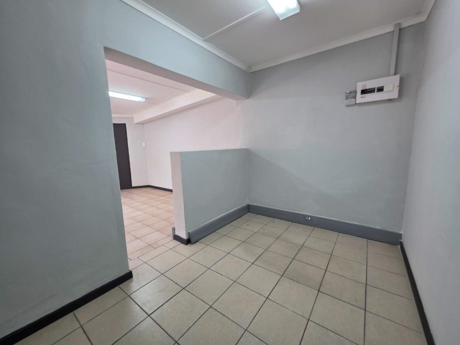 To Let 9 Bedroom Property for Rent in Assagay KwaZulu-Natal